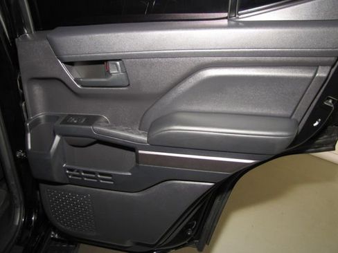Used 2025 Toyota 4Runner TRD Off-Road AWD/4WD image 19