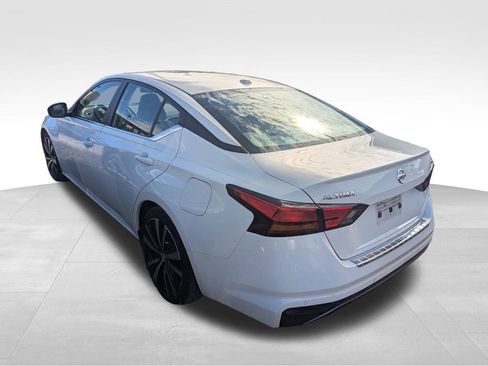 Used 2022 Nissan Altima 2.5 SR image 3