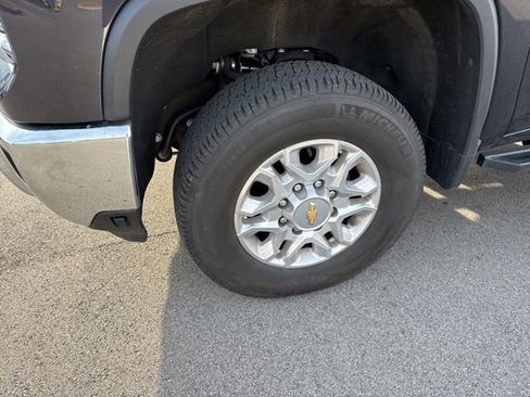 Used 2024 Chevrolet Silverado 2500 LTZ image 9