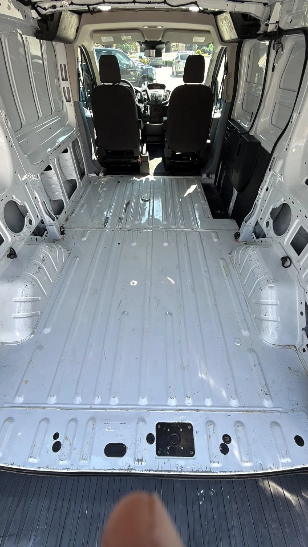 Used 2018 Ford Transit 150 130 Low Roof RWD image 17