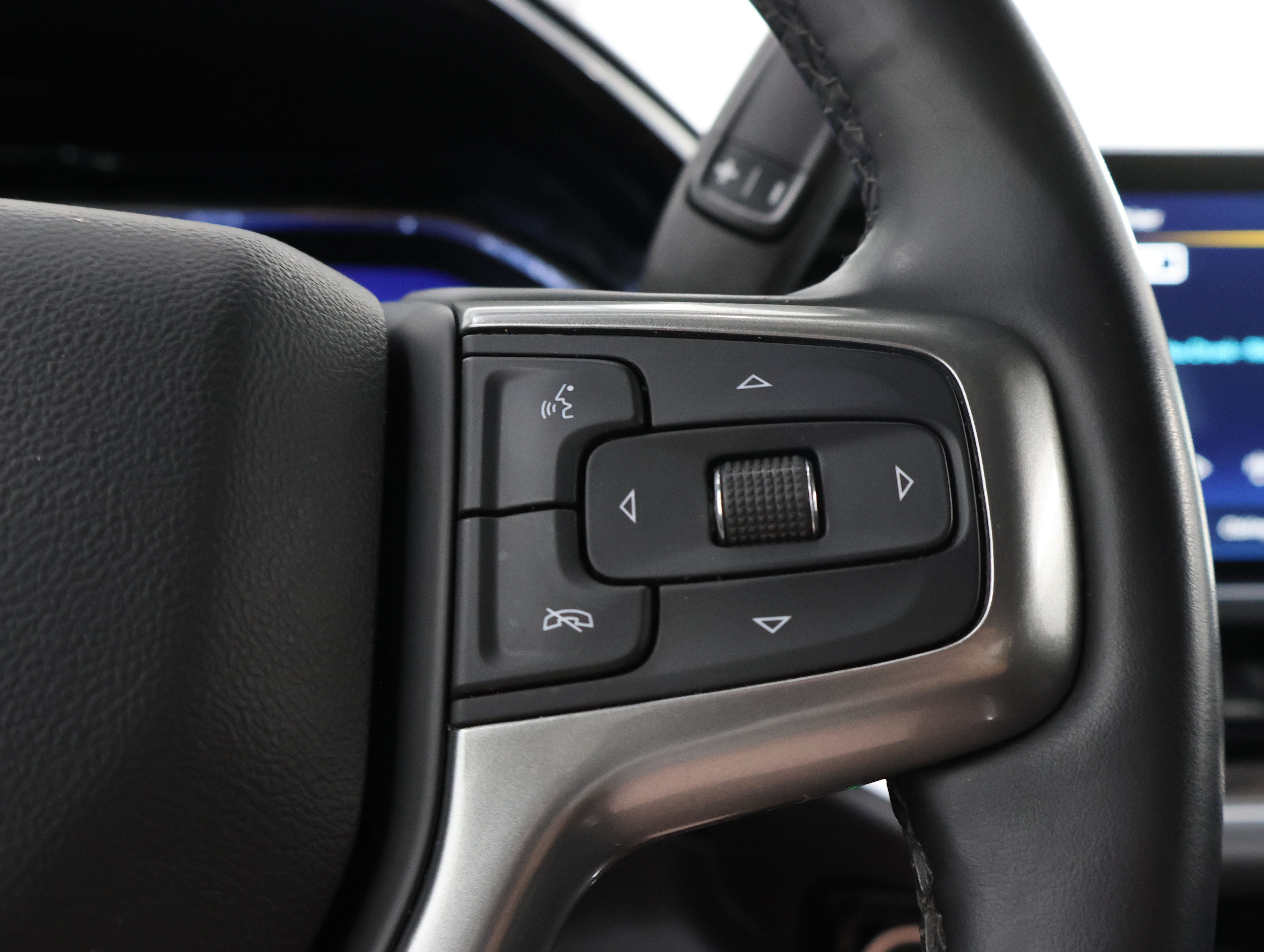 Used 2024 Chevrolet Silverado 3500 LTZ w/ LTZ Convenience Package AWD/4WD image 14