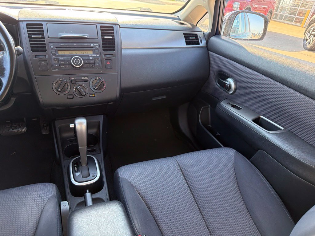 Used 2008 Nissan Versa Hatchback w/ Convenience Pkg FWD image 20