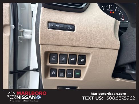 Certified 2018 Nissan Rogue SL w/ Premium Package image 21