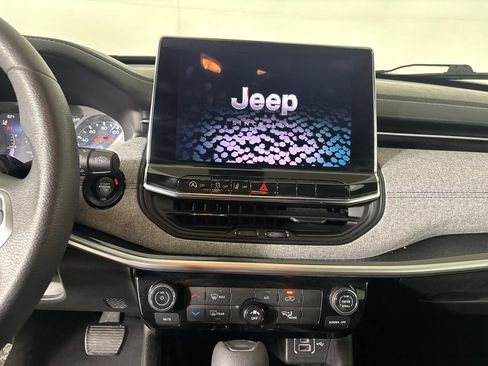 Used 2023 Jeep Compass Sport AWD/4WD image 15
