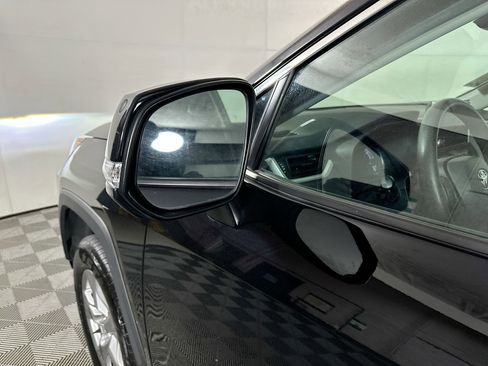 Used 2024 Toyota RAV4 XLE FWD image 10