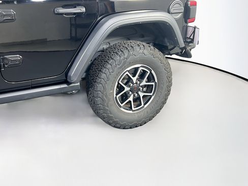 Used 2024 Jeep Wrangler Unlimited Rubicon w/ Convenience Group image 28