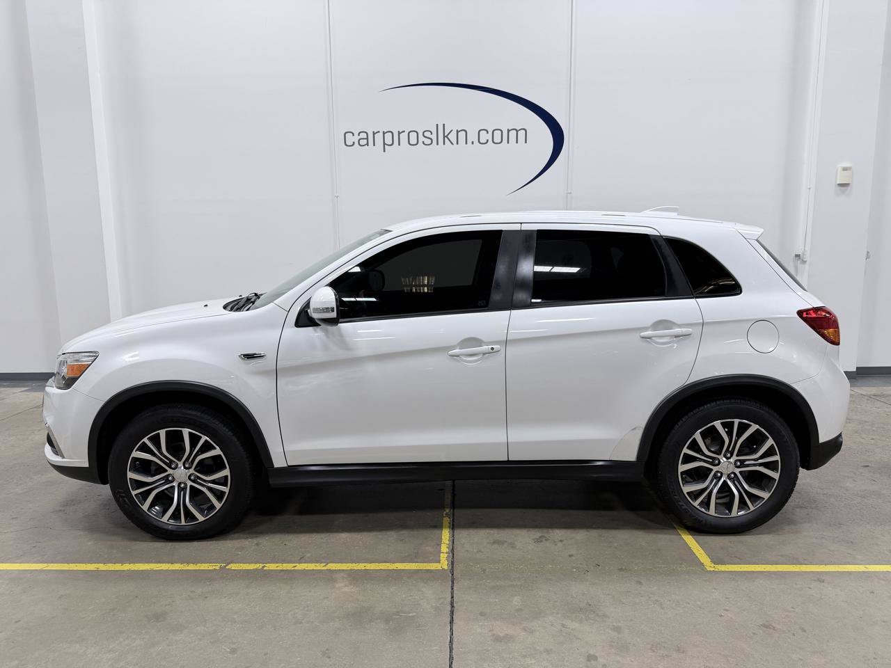 Used 2017 Mitsubishi Outlander Sport ES AWD/4WD image 4