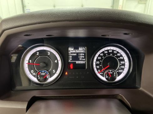 Used 2018 RAM 5500 SLT w/ Quick Order Package 2EG SLT AWD/4WD image 11