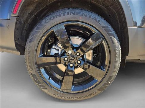 New 2026 Land Rover Defender 130 S image 10