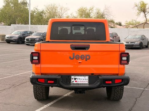 Used 2025 Jeep Gladiator Rubicon AWD/4WD image 5