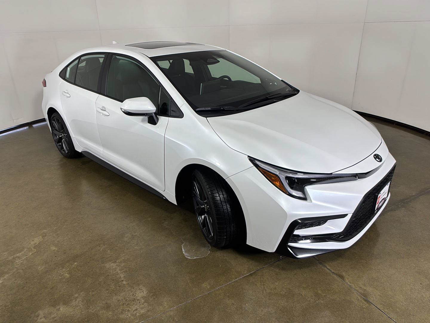 Used 2026 Toyota Corolla XSE FWD image 7