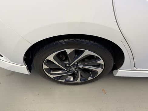 Used 2018 Toyota Corolla iM FWD image 8