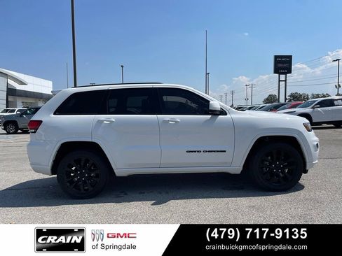 Used 2021 Jeep Grand Cherokee Laredo X AWD/4WD image 9
