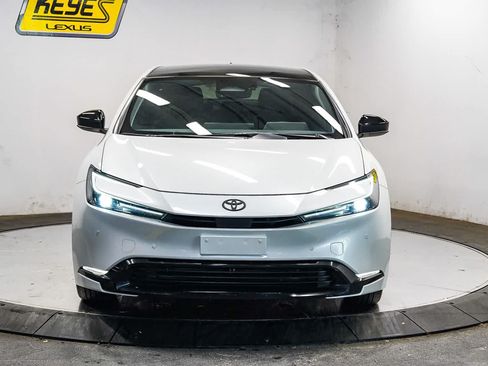 Used 2024 Toyota Prius Prime FWD image 3