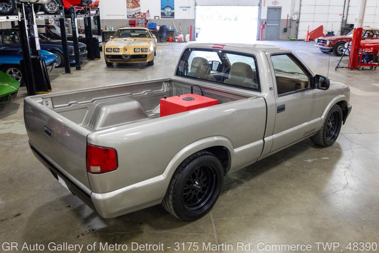 Used 1999 Chevrolet S10 Pickup LS w/ Preferred Equipment Group RWD image 7
