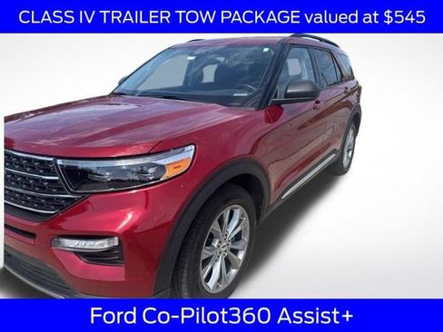 Used 2024 Ford Explorer XLT w/ Equipment Group 202A AWD/4WD image 9