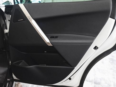 Used 2024 BMW iX xDrive50 w/ Premium Package image 13