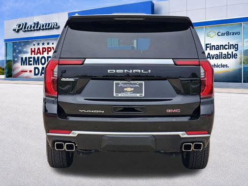 Used 2025 GMC Yukon XL Denali RWD image 8