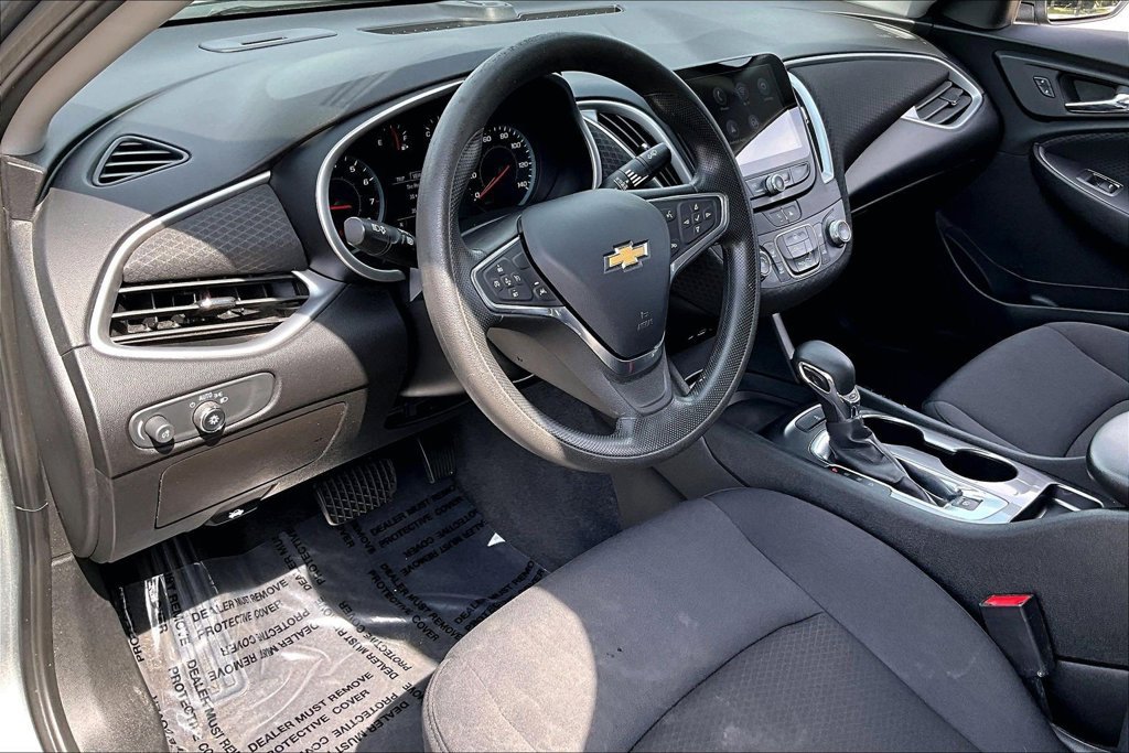 Used 2023 Chevrolet Malibu LS FWD image 16