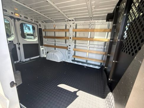 Used 2025 RAM ProMaster 2500 w/ U-Haul Equipment Group FWD image 12