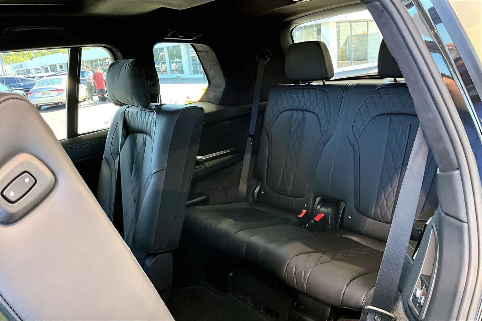 Used 2026 BMW X7 M60i AWD/4WD image 34