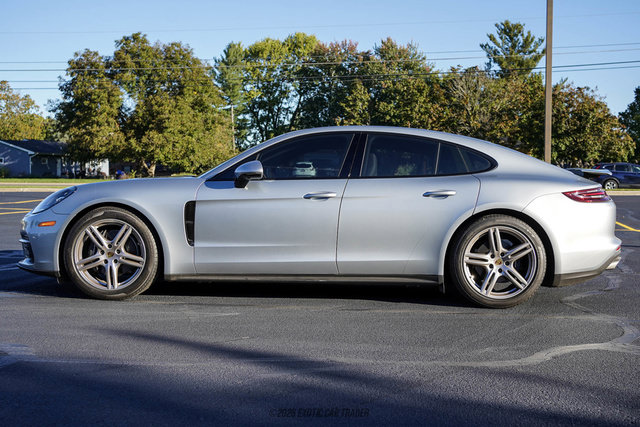 Used 2020 Porsche Panamera RWD image 2