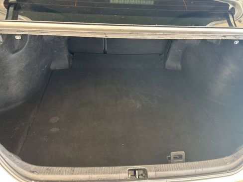 Used 2019 Toyota Camry LE image 28