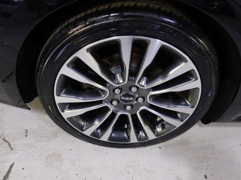 Used 2018 Lincoln Continental Reserve image 42