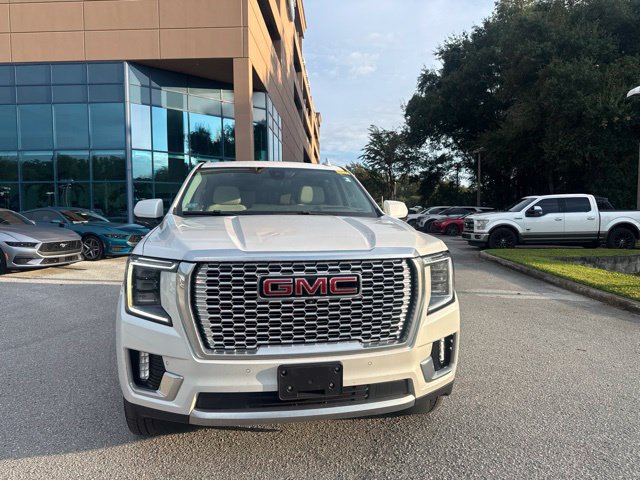 Used 2021 GMC Yukon XL Denali w/ Denali Ultimate Package AWD/4WD image 11