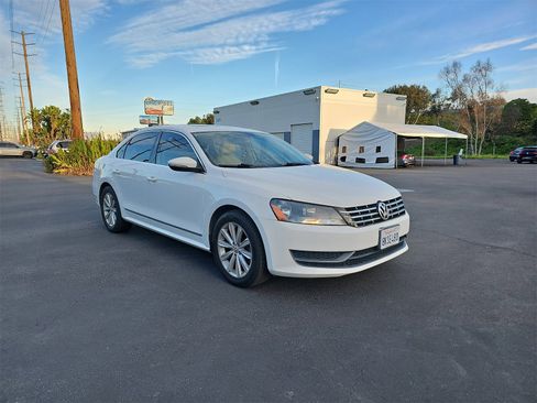 Used 2012 Volkswagen Passat 2.5 SEL image 3
