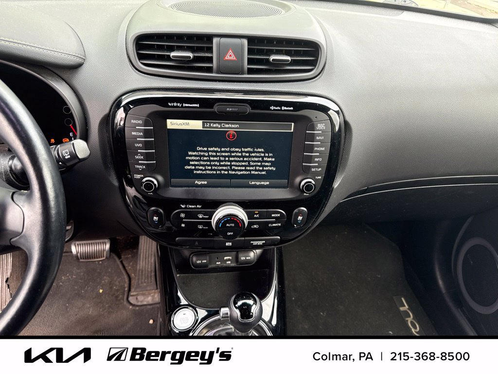 Used 2015 Kia Soul + w/ Primo Package FWD image 12