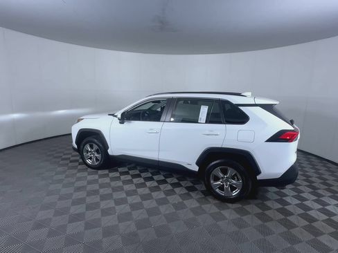 Used 2022 Toyota RAV4 LE AWD/4WD image 6