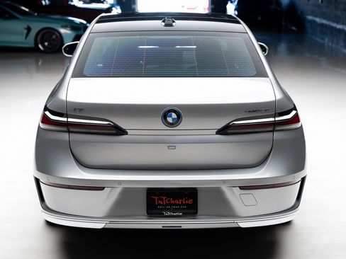 Used 2023 BMW i7 xDrive60 w/ Executive Package 2 AWD/4WD image 26