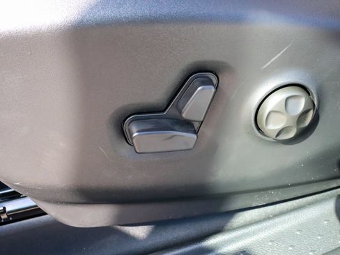 New 2026 Chrysler Pacifica Limited AWD/4WD image 6