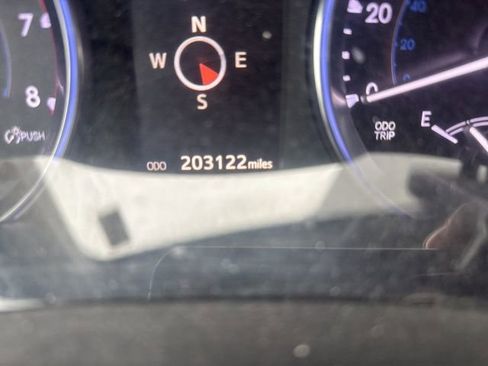 Used 2014 Toyota Highlander Limited image 32