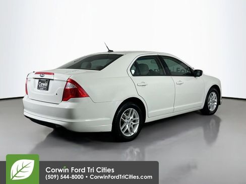 Used 2011 Ford Fusion S image 15