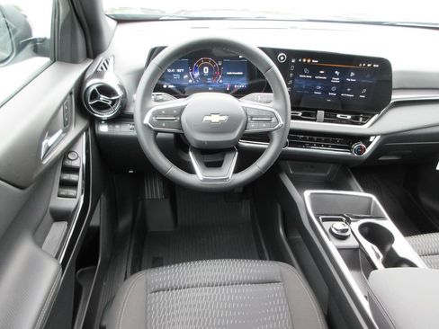 New 2026 Chevrolet Equinox LT w/ Safety and Technology Package FWD image 13