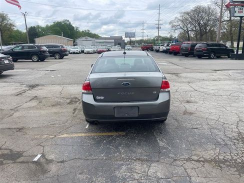 Used 2010 Ford Focus SE FWD image 6
