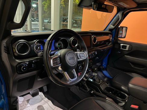 Used 2023 Jeep Wrangler Unlimited Rubicon 392 image 25