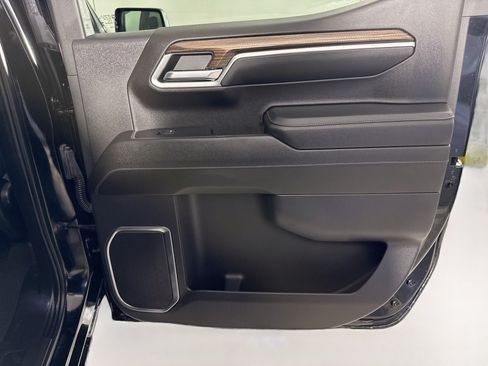 Used 2024 Chevrolet Silverado 1500 LT AWD/4WD image 28