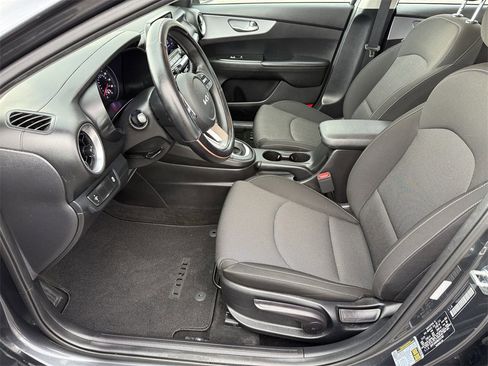 Used 2022 Kia Forte LXS image 10
