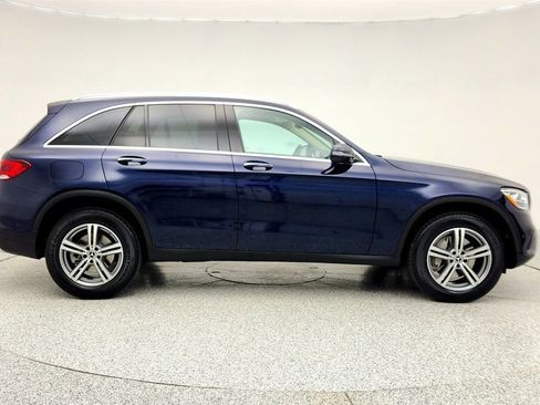 Used 2022 Mercedes-Benz GLC 300 4MATIC w/ Premium Package Lite image 4