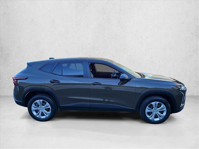 Used 2024 Chevrolet Trax LS FWD image 4