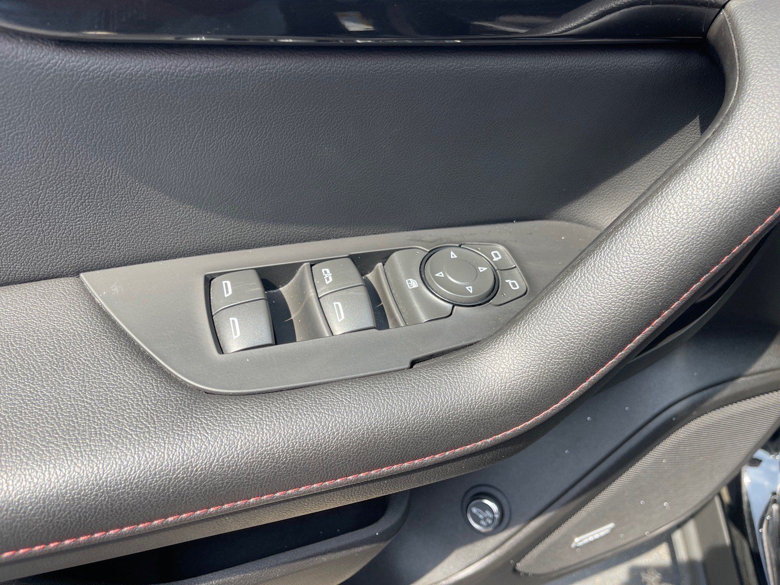 Used 2025 Chevrolet Blazer RS FWD image 8