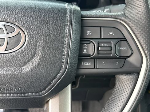 Used 2024 Toyota Tacoma Limited AWD/4WD image 18