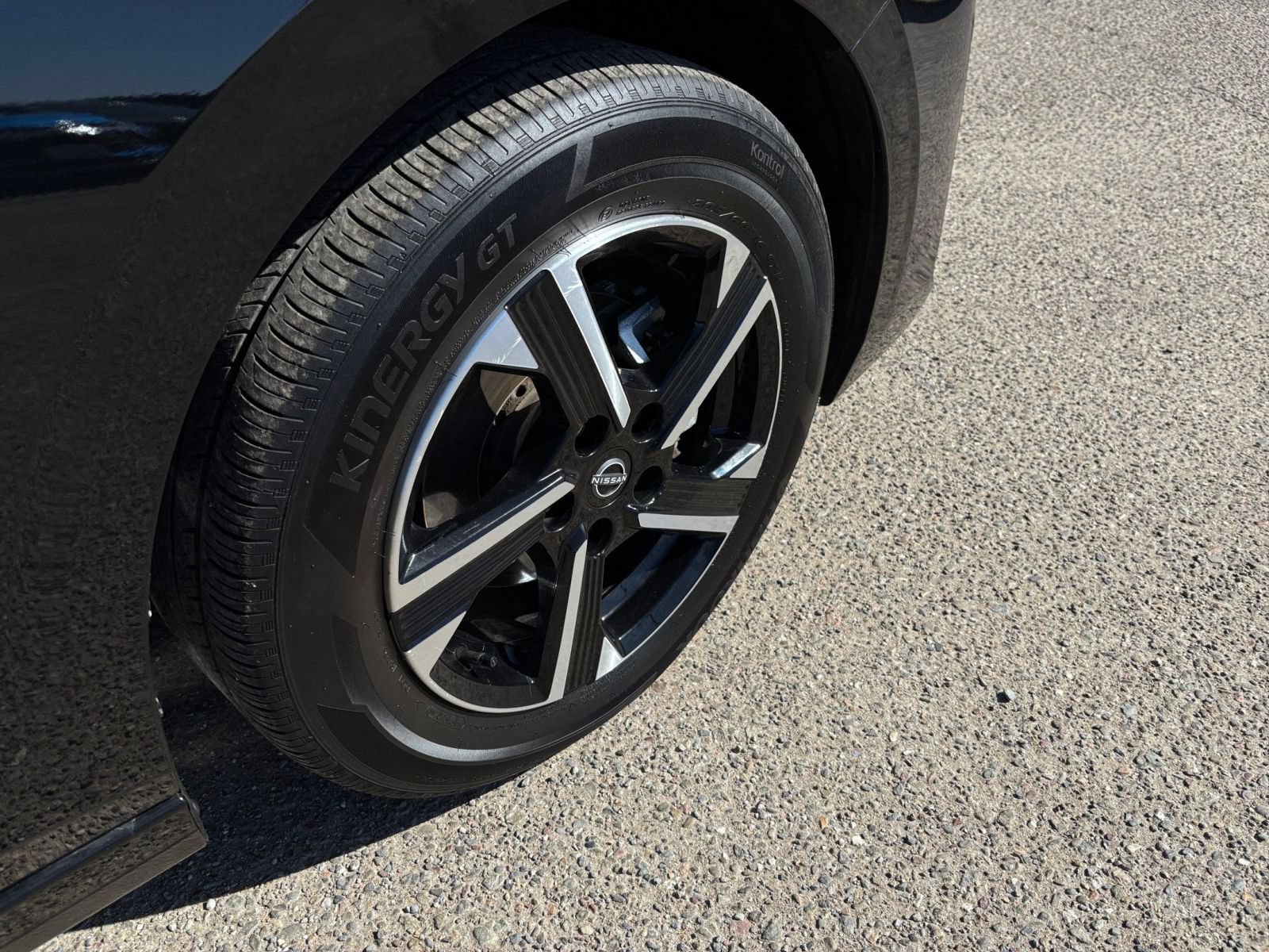 Used 2025 Nissan Sentra SV FWD image 28