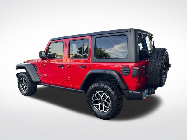 Used 2025 Jeep Wrangler Unlimited Rubicon w/ Convenience Group AWD/4WD image 3