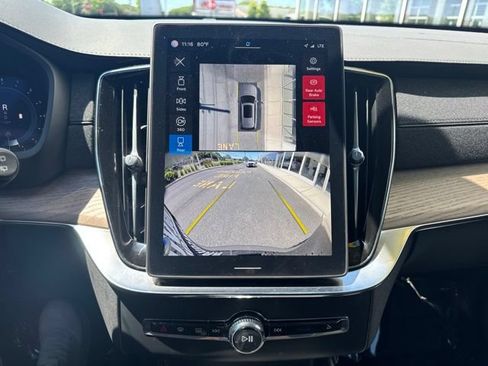 Certified 2025 Volvo XC90 B6 Plus AWD/4WD image 26