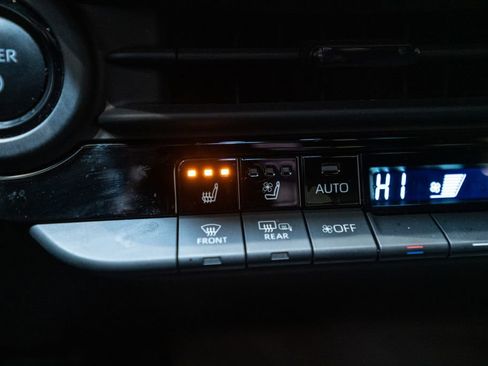 Used 2023 Toyota Crown Limited w/ Advanced Technology Package image 27