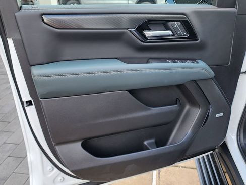New 2026 GMC Yukon XL AT4 w/ AT4 Premium Plus Package AWD/4WD image 12